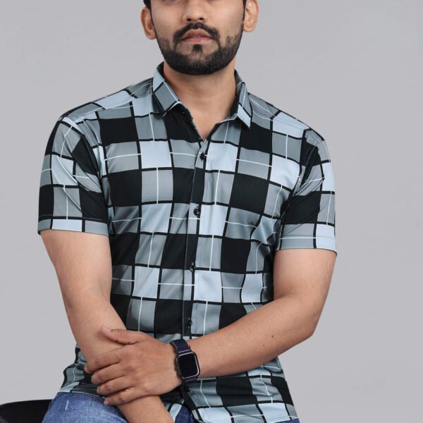 Men Regular Fit Checkered Casual Shirt